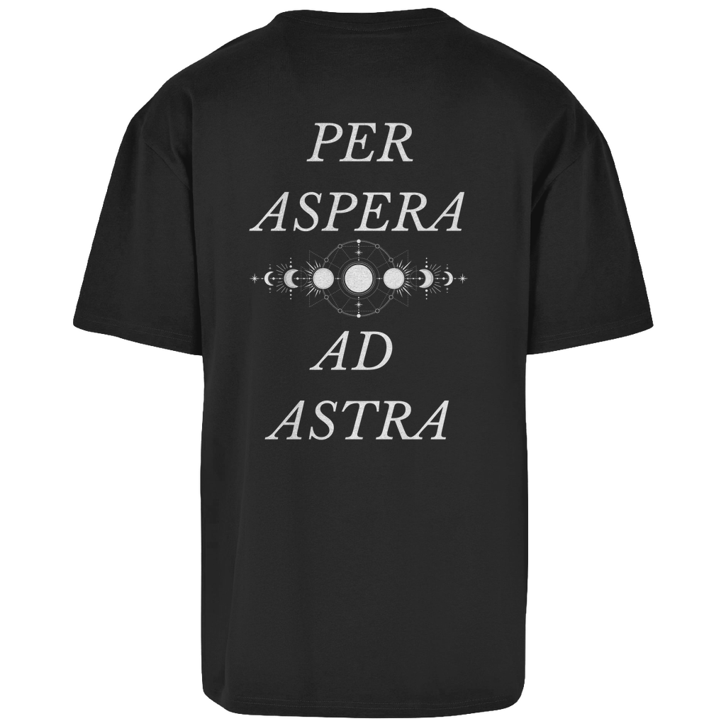 Schwarzes Unisex Oversize Shirt: Oversize Fit, atmungsaktiv, schlichtes Design vorne mit Novum Apparel Logo auf der Brust, hochwertiger Backprint mit 'Per Aspera Ad Astra' und einer Sonne-Mond-Phase dazwischen, angenehmer Tragekomfort. Perfekt für trendbewusste Käufer. Jetzt online kaufen!