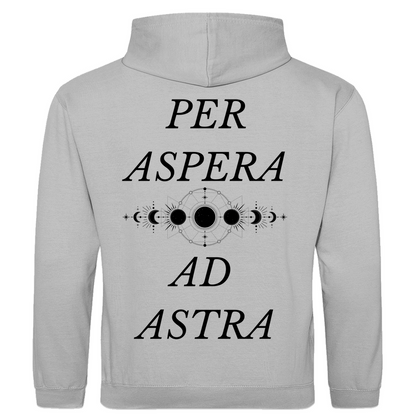 Hellgrauer Unisex Hoodie: Optimale Passform, stilvolles Design, schlichtes Design vorne mit Novum Apparel Logo auf der Brust, hochwertiger Backprint mit 'Per Aspera Ad Astra' und einer Sonne-Mond-Phase dazwischen, hergestellt aus 100% ringgesponnener Baumwolle mit einem Stoffgewicht von 280 g/m², praktische Kängurutasche. Perfekt für trendbewusste Käufer. Jetzt online kaufen!