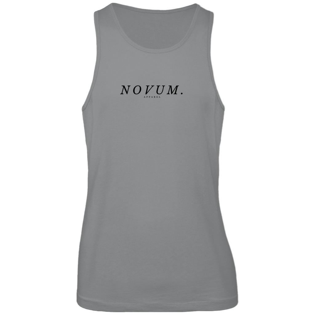 Graues Novum Apparel Tank Top für Herren aus 100% Bio-Baumwolle, atmungsaktiv und optimaler Passform. Vorderseite mit schlichtem Design und mittigem Print 'Novum. Apparel'. Rundhalsausschnitt für hohen Tragekomfort.