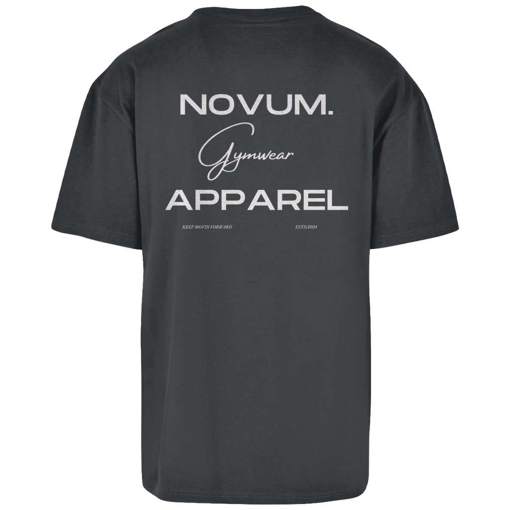 Dunkelgraues Novum Gymwear Oversize Shirt, unisex, atmungsaktiv und angenehm zu tragen. Schlichtes Design auf der Vorderseite mit Novum Logo. Hochwertiger Backprint 'Novum. Apparel - Gymwear'. Ideal für den sportlichen Look.