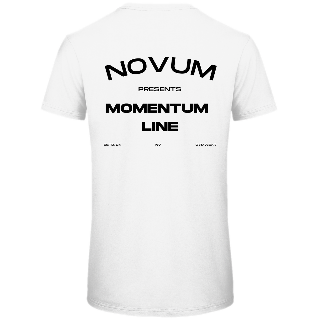 Weißes Novum Momentum Shirt, unisex, aus 100% gekämmter, ringgesponnener Bio-Baumwolle. Schlichtes Design auf der Vorderseite mit Novum Logo und hochwertigem Backprint 'Novum presents Momentum Line'. Verstärkte Kragen- und Schulternähte mit weichem Kantenband für zusätzliche Haltbarkeit. Angenehme Passform.